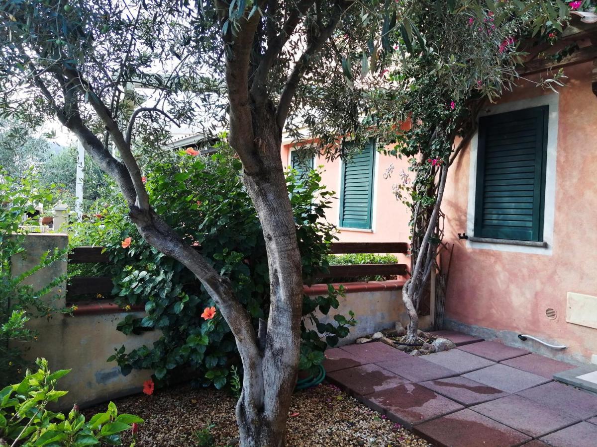 Villa La Casa Nel Borgo à Chia Extérieur photo