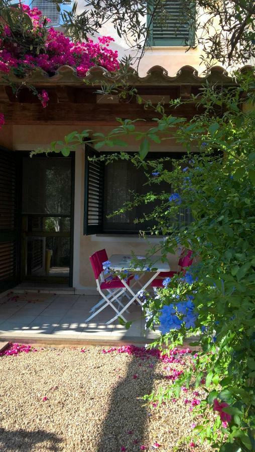 Villa La Casa Nel Borgo à Chia Extérieur photo