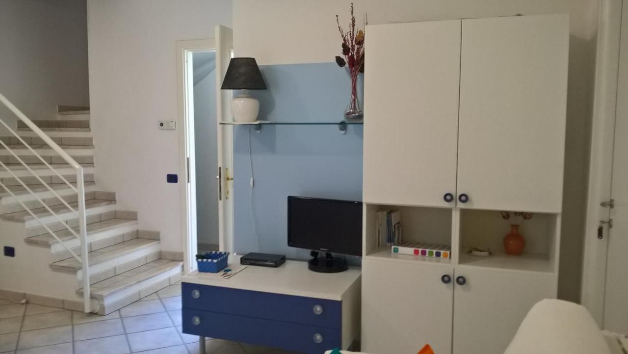Villa La Casa Nel Borgo à Chia Extérieur photo